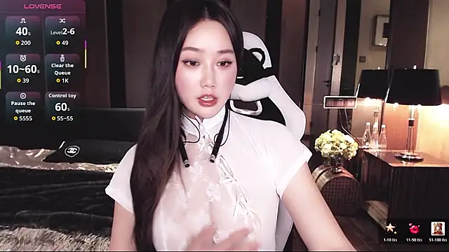 Aurora_-77 Chat XXX in diretta