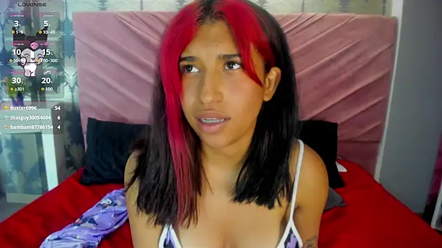 Karin_Ks Chat XXX in diretta