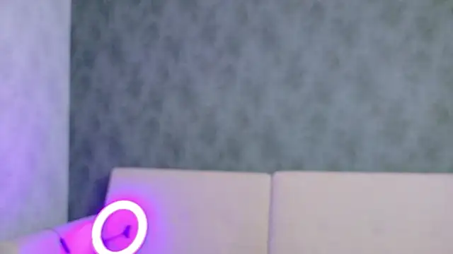 OnlyForYou_'s Webcam Show