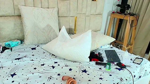 Baby_Scarleth_ Chat XXX in diretta