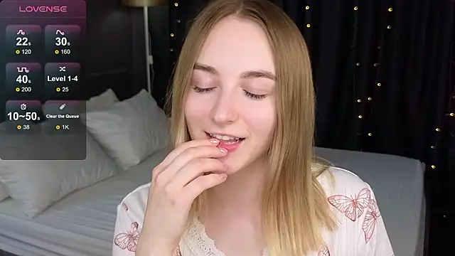 Shy_Polly Chat XXX in diretta