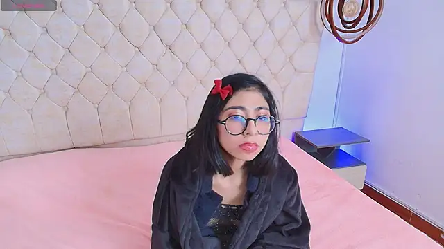 EllieBloom: онлайн-секс-чат