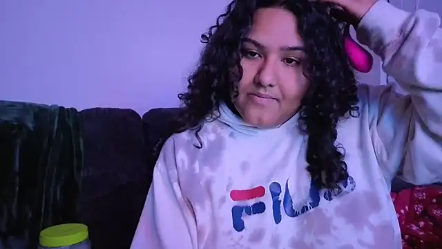 Angeliccreamyrican Chat XXX in diretta