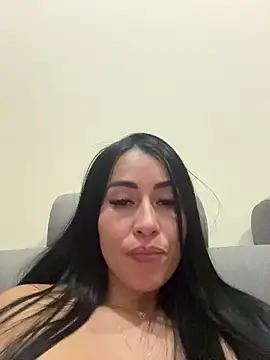 areviklusine1's Live XXX Chat