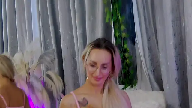 IsabelleEthan Chat XXX in diretta