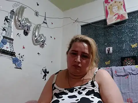 Perla1981-- 现场XXX聊天