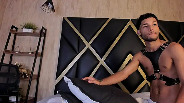 Thiagoferreti: онлайн-секс-чат