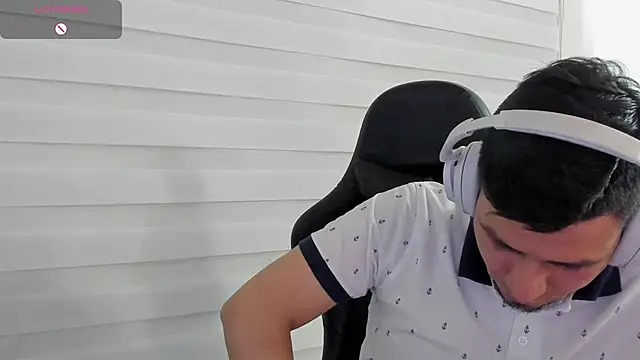 Rick_Adams: онлайн-секс-чат