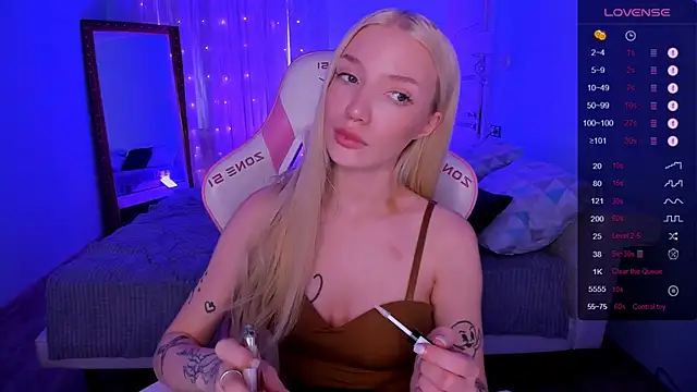 AnyaTaylor_: απευθείας συνομιλία ΧΧΧ