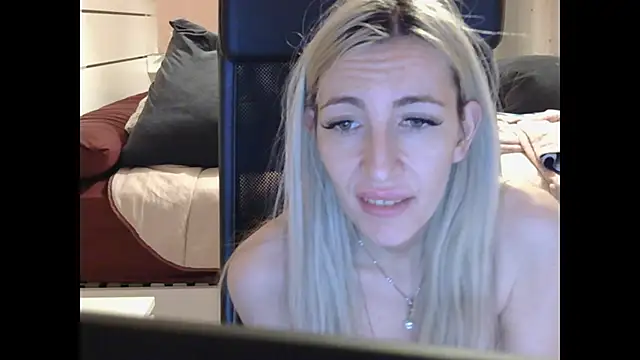 BarbieBlondieGirl Chat XXX live