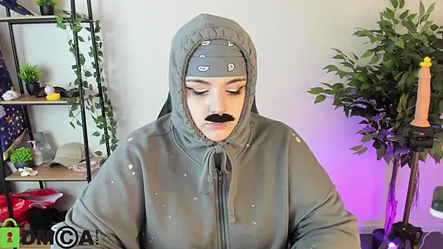 Mia_R0ss Chat XXX in diretta