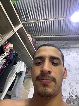 ikaro21's Live XXX Chat