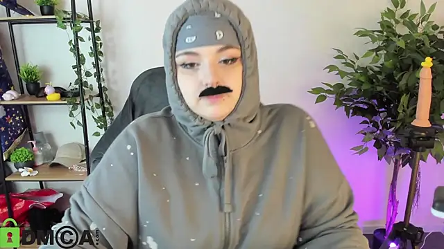 Mia_R0ss Chat XXX in diretta