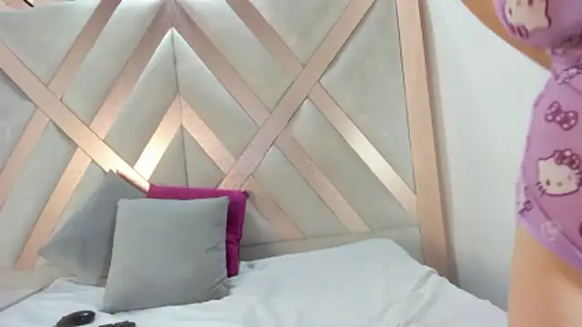 Cassandra_Armani Chat XXX live