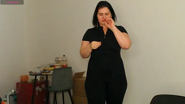 M1ssShyMira's Webcam Show