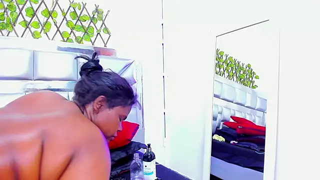 XXX chat uživo modela SweeT_Ebonyyx