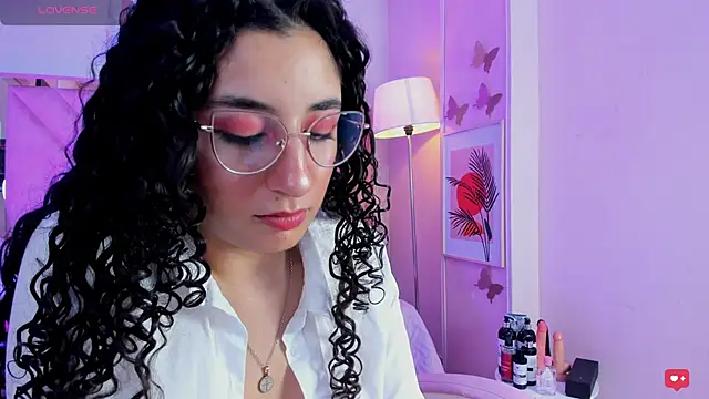 Chatroom XXX en direct de DemiJones_