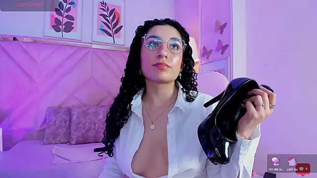 Chatroom XXX en direct de DemiJones_