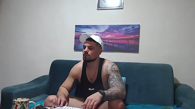 Tiberius_hunk 即時 XXX 聊天