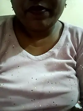 Desi_Biwi 即時 XXX 聊天