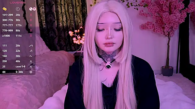 Lein_Bone Adlı Modelin Web Kamerası Şovu