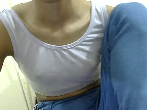 Anu_tiny's Live XXX Chat