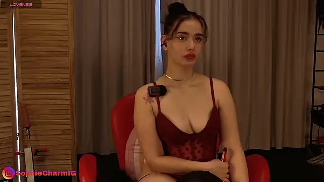 Онлайн чат XXX SophieCharm
