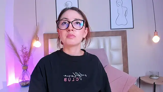 Онлайн чат XXX Emilywatsonn