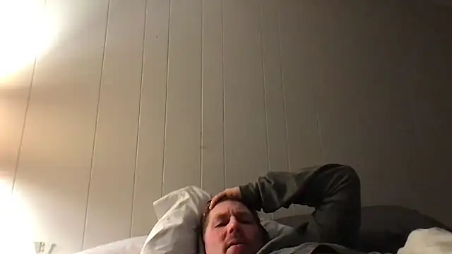 God_Of_ThundeRR Adlı Modelin Canlı XXX Sohbeti