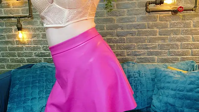 LisaCaprice Adlı Modelin Canlı XXX Sohbeti