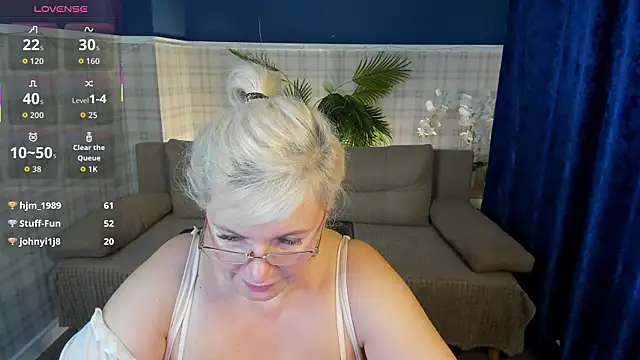 Онлайн чат XXX Hella_Fabel