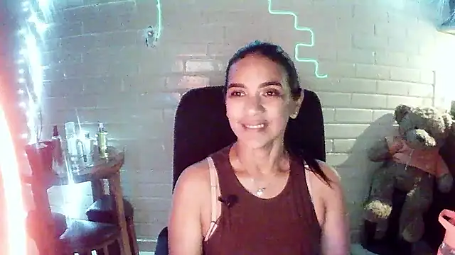 Онлайн чат XXX MiiaVelasquez