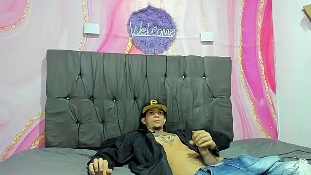 Straight_Guy22's Webcam Show