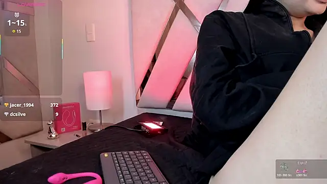 Evaa_Millss' Live XXX Chat