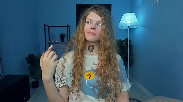 RayaNenlia's Live XXX Chat