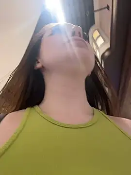 KiraSunshine's Webcam Show