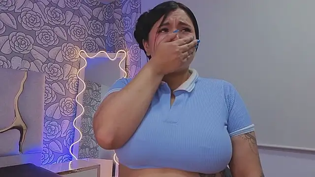 Mellani_tay élő XXX-chatje