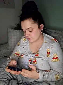 Saucy-Serenity Chat XXX in diretta