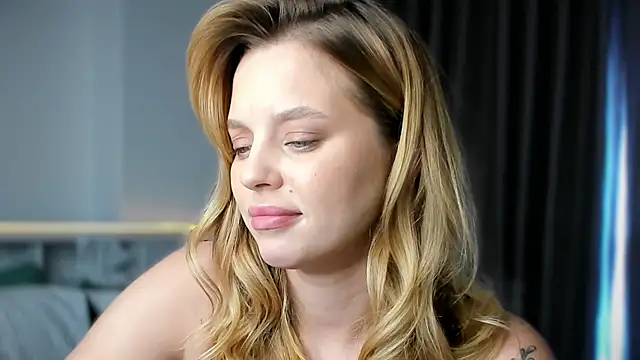 LilyFlamee 现场XXX聊天