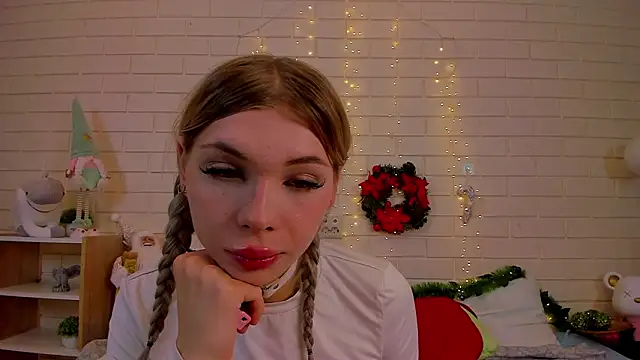 Blondy_Fina: онлайн-секс-чат