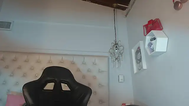 candyy_ebony élő XXX-chatje