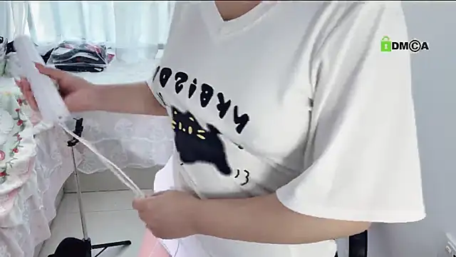 -sanhuamao-'s Live XXX Chat