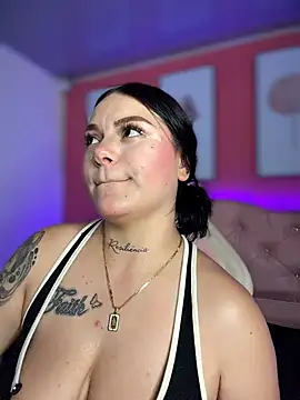 Megaan__More's Live XXX Chat