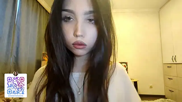 Qwami_Amie 现场XXX聊天