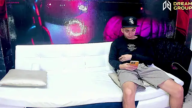 Онлайн чат XXX AmazingPartys