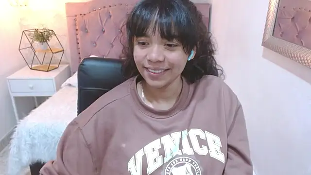 laureentt_'s Live XXX Chat