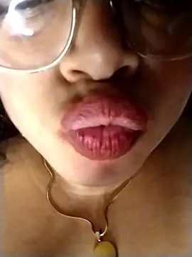 Diamily's Live XXX Chat