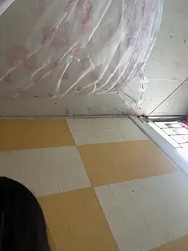 Charlotte-ee Obrolan Langsung XXX