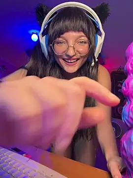 urpuppymoon's Webcam Show