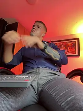 ALPHA_DOMINUS_ élő XXX-chatje